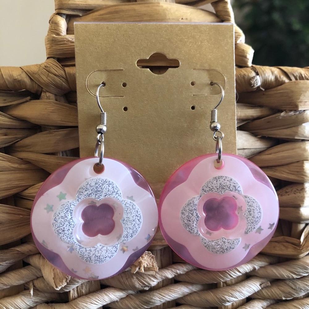 Sparkle star embellished pink resin disc earrings